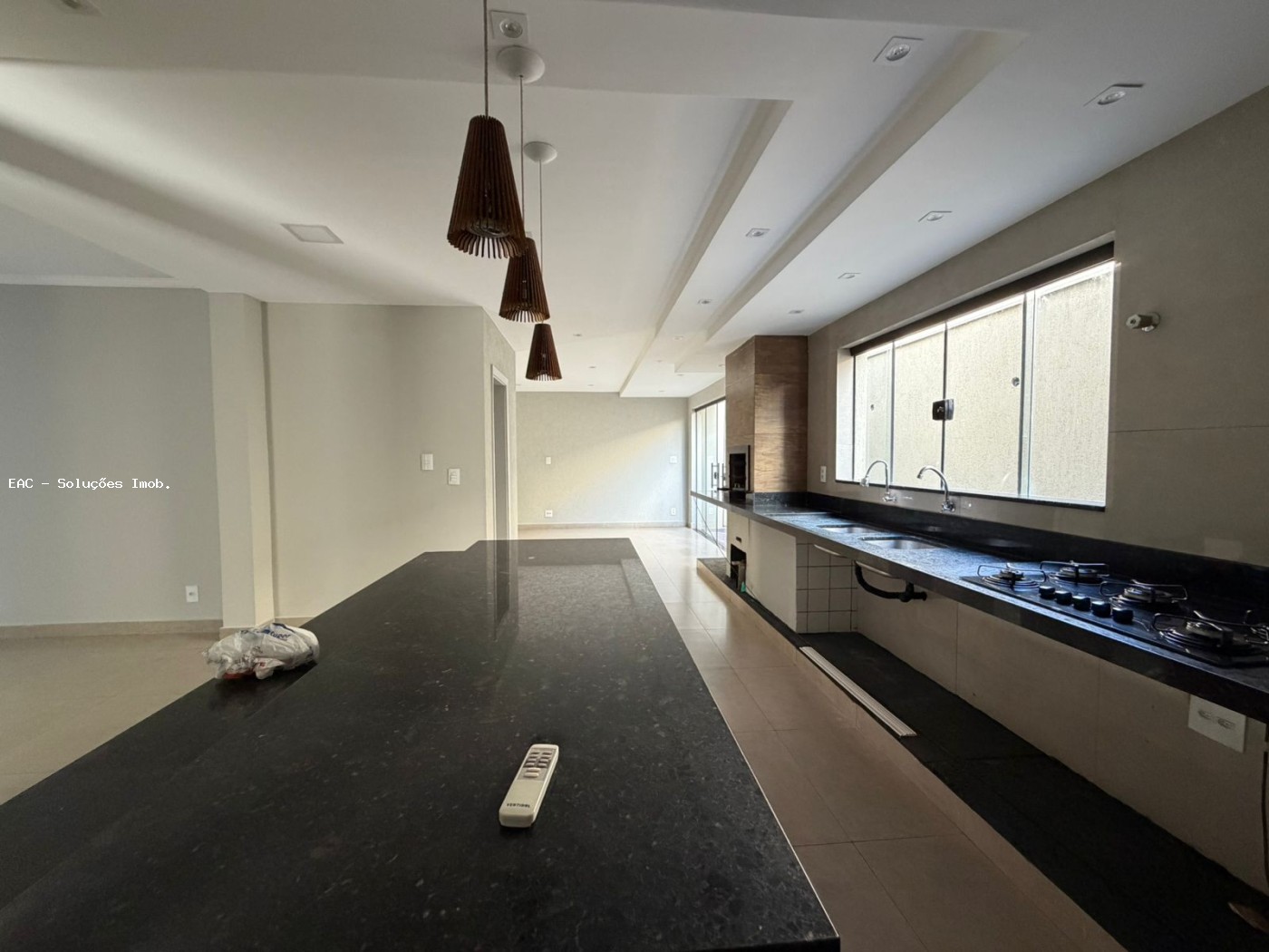 Casa, 3 quartos, 216 m² - Foto 2